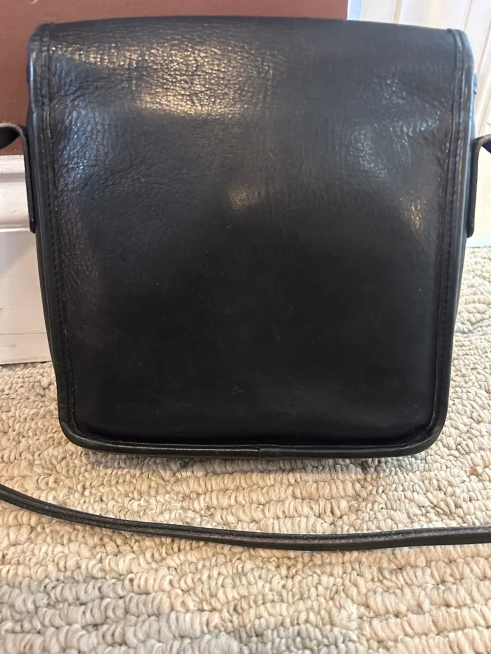 Coach- Vintage Black Leather Crossbody Bag with Turn-Lock Closure - Picture 6 of 13